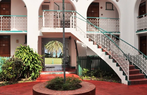 St.Bran's Burg Condo | Darling-Modern One-Bedroom Condo: Pool, Beach & Pool access