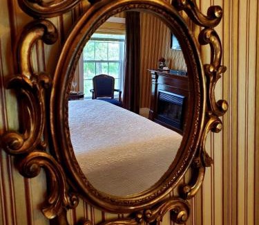 Historic Old Town Bed & Breakfast | Darlington House Bed and Breakfast