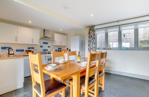 Liverton House | Dart Cottage - Three Bedroom House, Sleeps 6