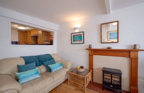 Dartmouth Apartment | Dartmouth Apt with River Views & Parking Permit