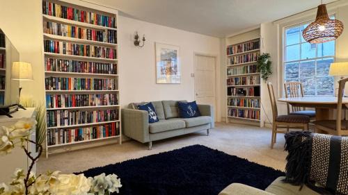 Dartmouth Apartment | Dartmouth Town Centre 2 bedroom stylish apartment is perfect for families and couples with a happy & homely feel being only 30 meters from the sea but set back & quiet with everything on the doorstep a FAB place to explore Dartmouth pets welcome for free