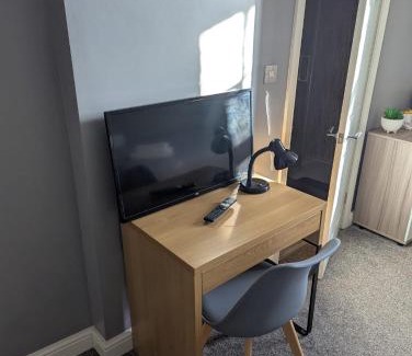 Newcastle-Under-Lyme Apartment | Darwin Stays - Service Accommodation in Newcastle under Lyme City Centre