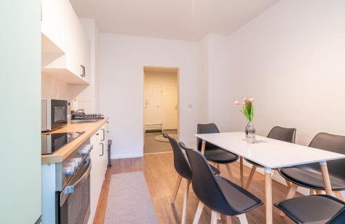 Lindenau Apartment | Das echte Leipzig entdecken -Aura3000