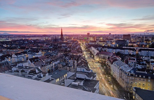Oststadt Apartment | Das Penthouse - Jacuzzi - BBQ - Dachterrasse - Parkplatz - Panoramaausblick
