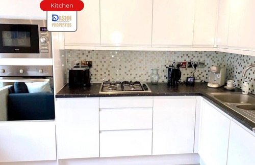 Shepherd's Bush Apartment | Dashh Properties Flat in Shepherds bush Families