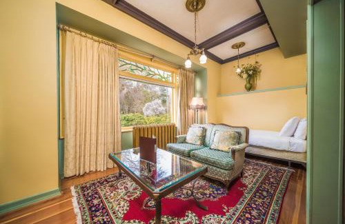 Fairfield Bed & Breakfast | Dashwood Manor Seaside Bed & Breakfast