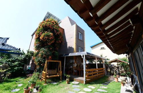 Gwangsan-gu House | Dasomchae Hanok stay