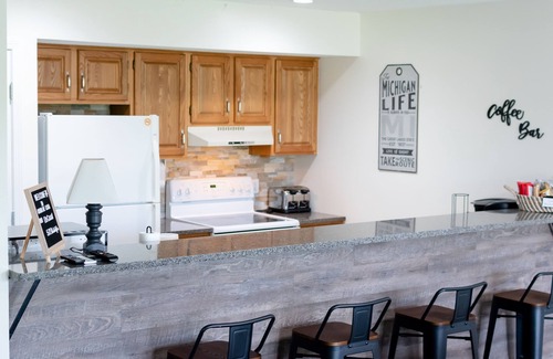 Acme Condo | Dates Open Aug 17th Thru Aug 21st. Book Now!