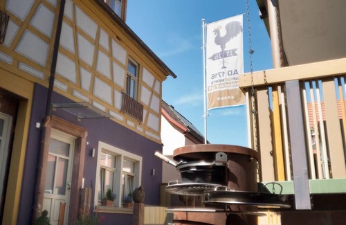 Marktheidenfeld Apartment | DAUSCH&GAESS-TROEG – Komfort-DZ im ehem. Ziegenstall der Hofstallung