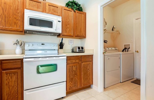 Sandy Ridge House | Davenport Getaway, 4BR with Pool
