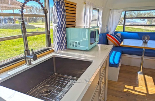 Paso Robles RV Rental | David Bowie Trailer - Bowie Themed Vintage Trailer