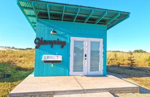 Paso Robles RV Rental | David Bowie Trailer - Bowie Themed Vintage Trailer
