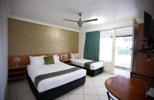 Berserker Hotel | David Motor Inn