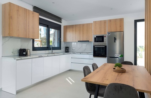 Petaloudes Villa | Davlakos Villa Eve