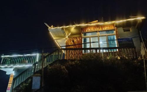 Lebong and Mineral Spring Tea Garden House | Dawaipani View Point by StayApart