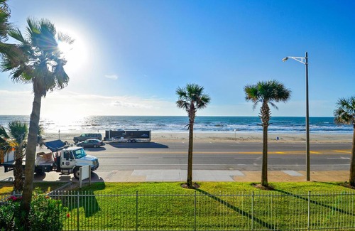 Galveston Apartment | Dawn 221-Dawns Early Light