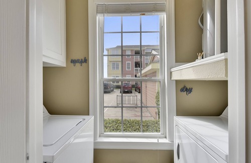 Galveston Condo | Dawn 916-Hook, Wine & Sinker | First Floor, Patio