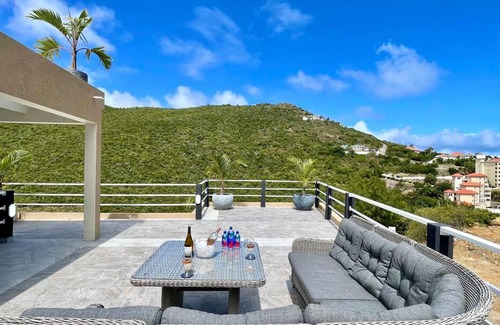 Dawn Beach Estates House | Dawn Beach Club 2 Bedroom Villa with Swimming Pool And Beach Access