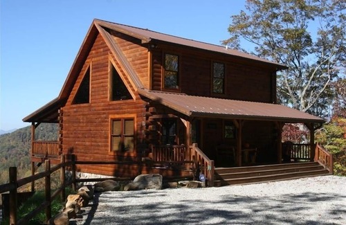Bryson City Cabin | Dawson's Creek Cabin.Cozy cabin with Spectacular Smoky Mountain Views!