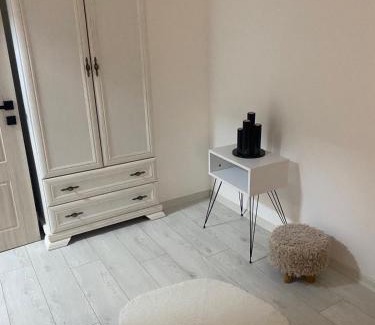 Prokuplje Apartment | Day and night