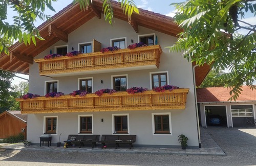 Prien am Chiemsee Apartment | Day courtyard new build apartment