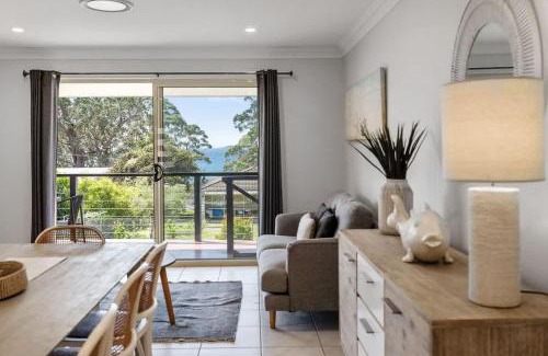 Hyams Beach House | Days By The Bay - 3BR house with ocean views
