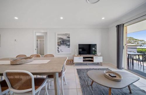 Hyams Beach House | Days By The Bay - 3BR house with ocean views
