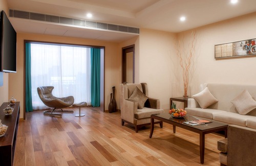 Kelambakkam Hotel | Days Hotel Chennai OMR