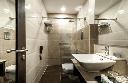 Kelambakkam Hotel | Days Hotel Chennai OMR
