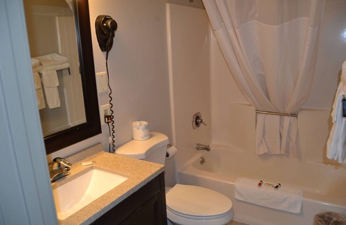 Miner Hotel | Days Inn and Suites by Wyndham Sikeston