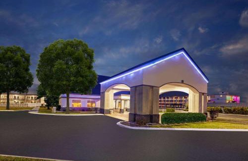 Austintown Hotel | Days Inn by Wyndham Austintown