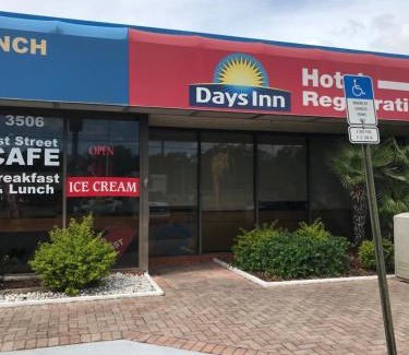 South Bradenton Hotel | Days Inn by Wyndham Bradenton - Near the Gulf