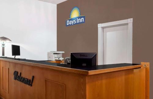 Burns Hotel | Days Inn by Wyndham Burns