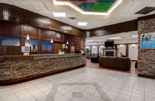 Southwest Calgary Hotel | Days Inn by Wyndham Calgary South