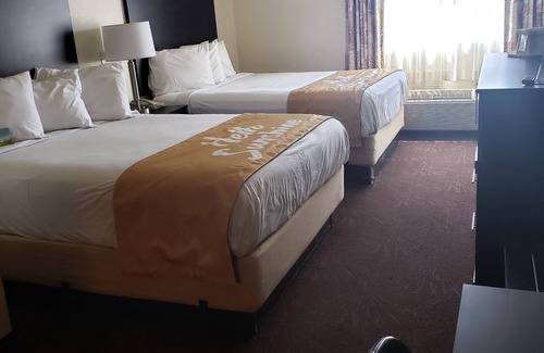 Carlsbad Hotel | Days Inn by Wyndham Carlsbad