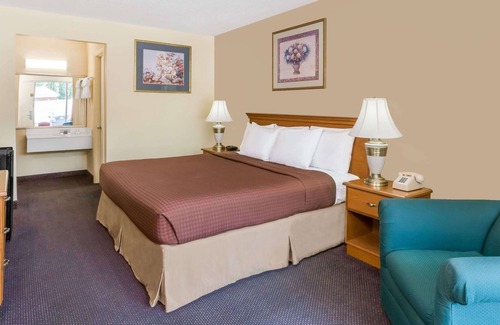 Christiansburg Hotel | Days Inn by Wyndham Christiansburg