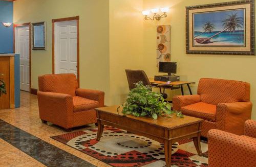 Biggar Hotel | Days Inn by Wyndham Fort Myers
