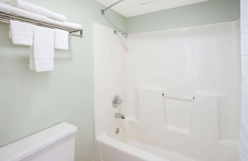 Harrison Hotel | Days Inn by Wyndham Harrison