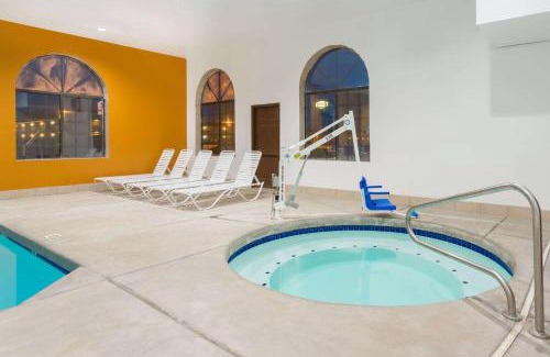 Holbrook Hotel | Days Inn by Wyndham Holbrook