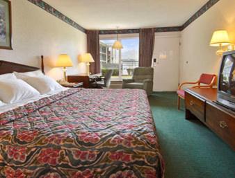 Jellico Hotel | Days Inn by Wyndham Jellico - Tennessee State Line