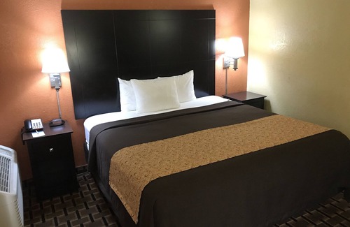 Joplin Hotel | Days Inn by Wyndham Joplin