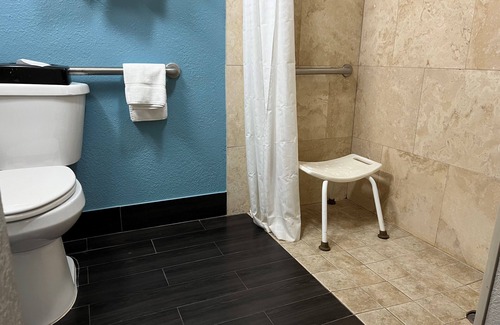 Joplin Hotel | Days Inn by Wyndham Joplin