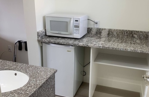 Lake Point Hotel | Days Inn by Wyndham Lake Point