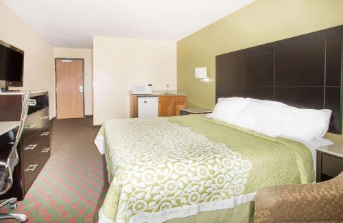 Lexington Hotel | Days Inn by Wyndham Lexington NE