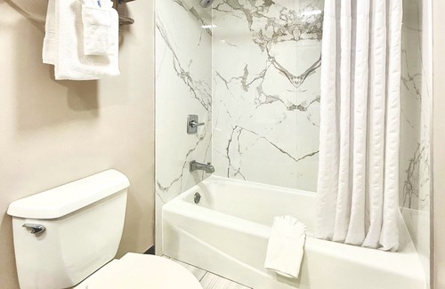Lawndale Hotel | Days Inn by Wyndham Los Angeles LAX/Redondo/Manhattan Beach