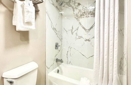Lawndale Hotel | Days Inn by Wyndham Los Angeles LAX/Redondo/Manhattan Beach