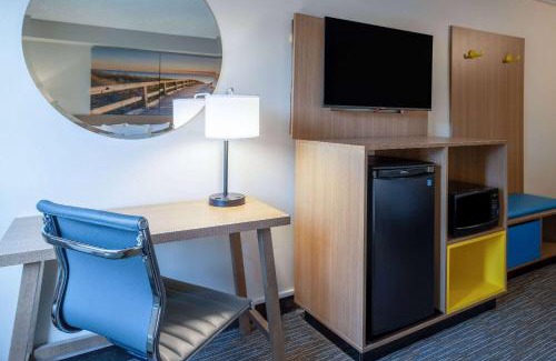 Lakeview Hotel | Days Inn by Wyndham Manassas Battlefield