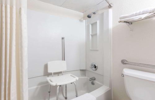 Midland Hotel | Days Inn by Wyndham Midland
