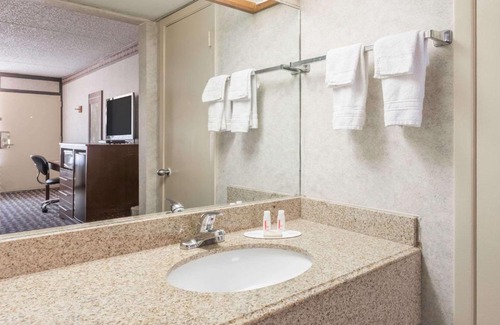 Midland Hotel | Days Inn by Wyndham Midland