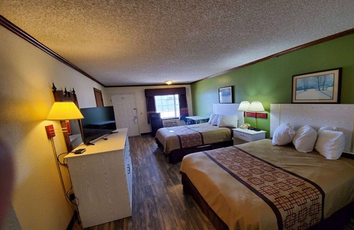 Monett Hotel | Days Inn by Wyndham Monett